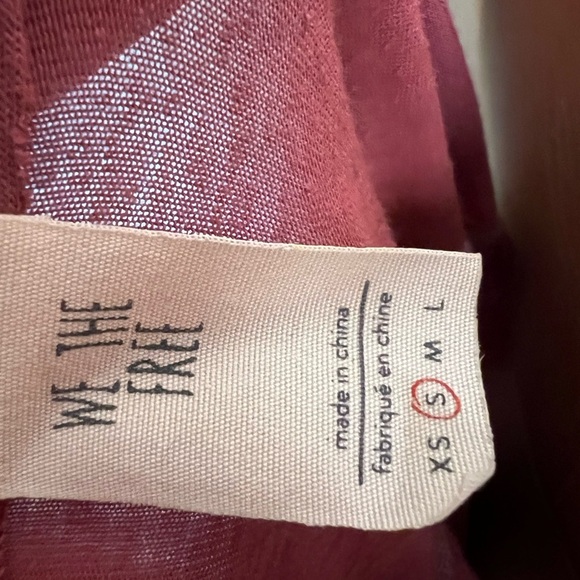 We the Free women’s sleeveless plum color tunic with snaps small - Picture 6 of 7